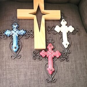 Red white blue 💙 ♥️ crosses